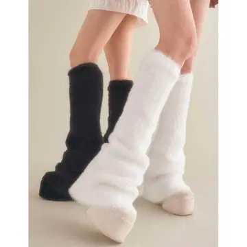 Darich 다리치 샤기 니트 레그 워머 화이트