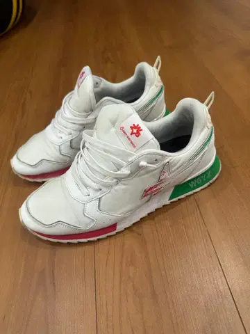 W6YZ 화이트/레드/그린 스니커즈