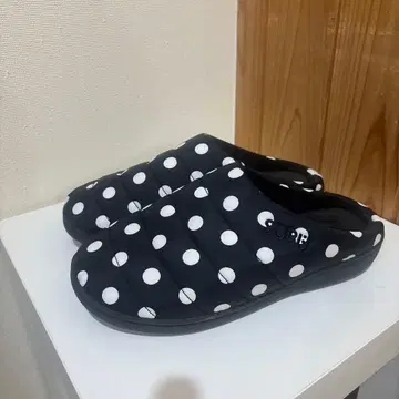 SUBU 도트 샌들
