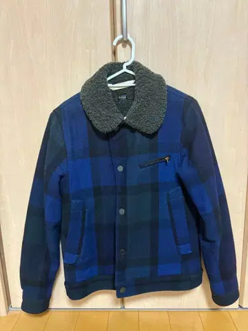 체크 무늬 보아 옷깃 자켓