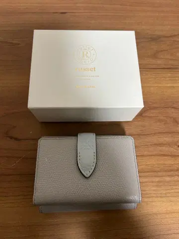 russet 그레이 3단 폴더형 지갑 박스 포함