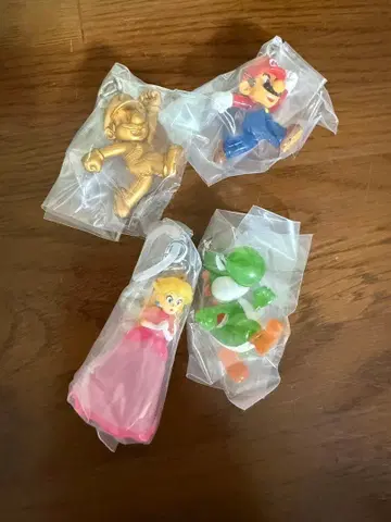 마리오 요시 피치 골드 피규어 4체 세트