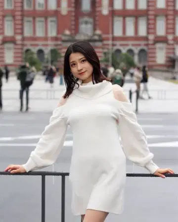 오프숄더 터틀넥 니트 원피스