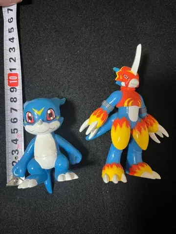 디지몬 프레임드라몬 부이몬 피규어