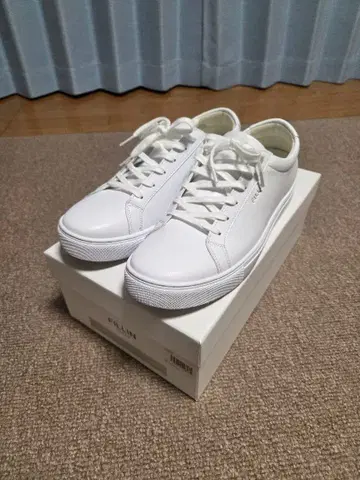 [ 새상품급 ] FILLIN TOKYO CLASSIC 화이트 26.5cm