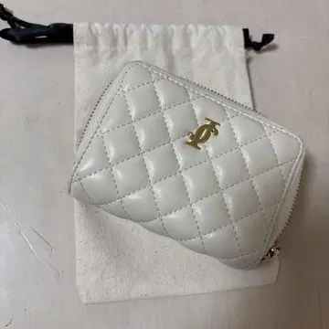 질스튜어트 지갑