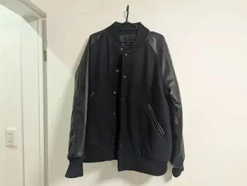 UNIQLO 블랙 바시티 자켓 XL