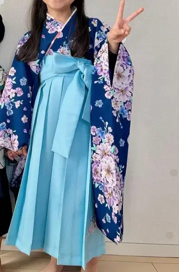 어린이용 하카마 스타일 기모노 네이비 컬러 스카이블루 꽃무늬