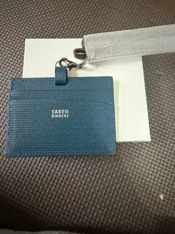 다케오 키쿠치 가죽 ID 카드 홀더