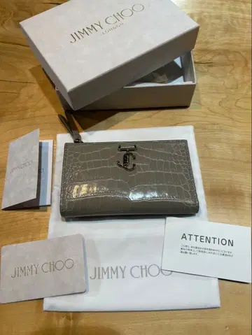 지난달 구매 지미추 악어 가죽 LITZY 지갑 부속품 전부 있음