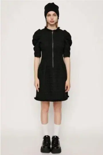 블랙 퍼프 슬리브 미니 원피스