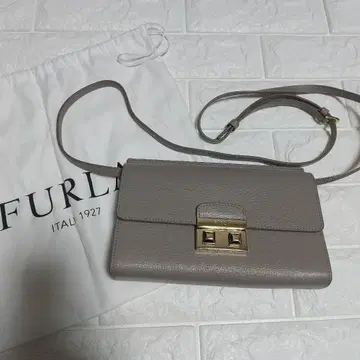 FURLA 그레이 숄더백 수납 가방 포함
