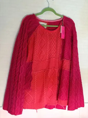 핑크 케이블 짜임 니트 스웨터