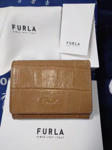 FURLA 브라운 3단 폴더형 지갑