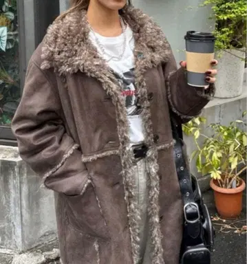 JEANASIS 지나시스 리버서블 퍼 보아 무스탕 코트