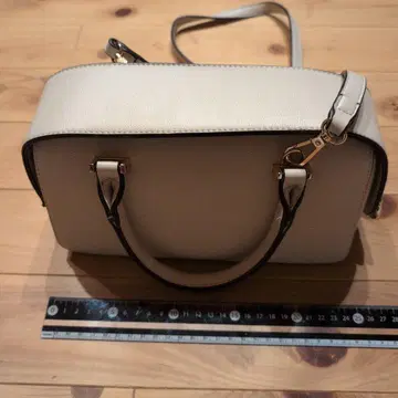 새상품급 SHIPS 베이지 합성 피혁 숄더백