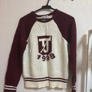 티나:조준 로고 니트 스웨터