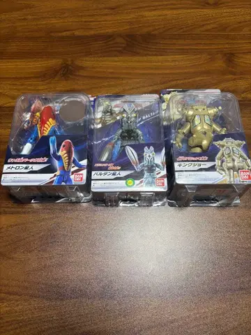 울트라맨 피규어 세트 (킹죠, 발탄 성인, 메트론 성인)