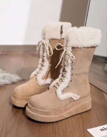 퍼 통굽 어그 부츠 베이지