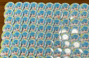 코론 군 캔뱃지 51개