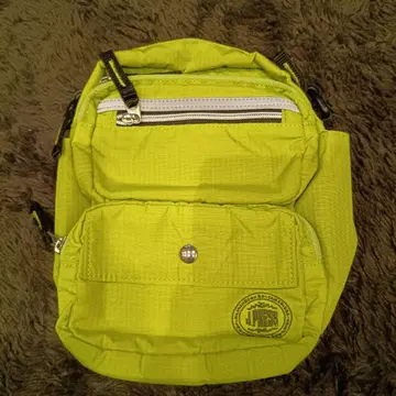 라임 그린 숄더백