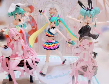 하츠네 미쿠 피규어 4점 + 아크릴 스탠드 세트