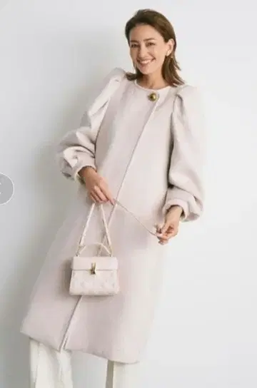 [ 새상품급 ] CELFORD 메탈 버튼 퍼프 슬리브 코트