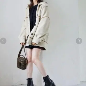 [컨디션 최상] Heather 리버서블 보아 무스탕 코트 아이보리 카멜