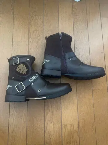 다크 브라운 캐주얼 부츠