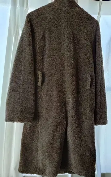 브라운 플리스 벨트 포함 롱 코트