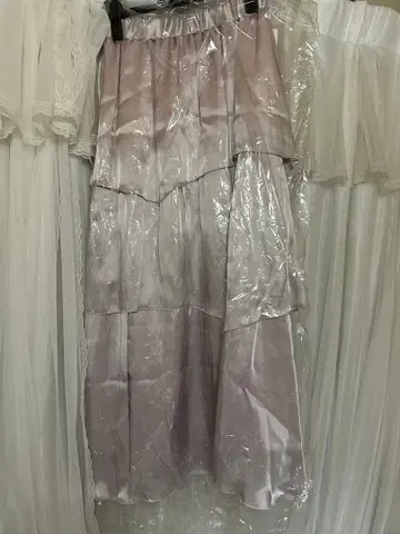 미사용 연보라 새틴 플레어 스커트