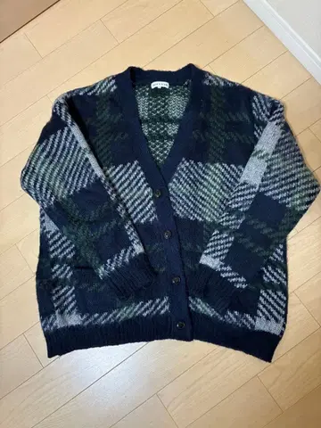 체크 무늬 가디건 freak's store