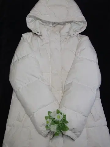 UNIQLO 유니클로 화이트 후드 부착 다운 자켓 사이즈 L