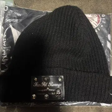 SexPot Revenge 스터드 니트 모자