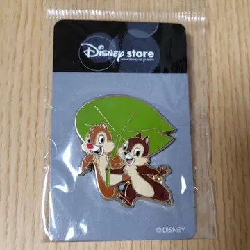 미개봉 새상품 디즈니 스토어 칩 데일 핀 배지