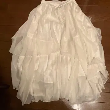 LilyBrown 릴리 브라운 화이트 쉬폰 플레어 스커트 2층