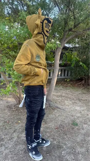 머스타드 컬러 후드 부착 후드티