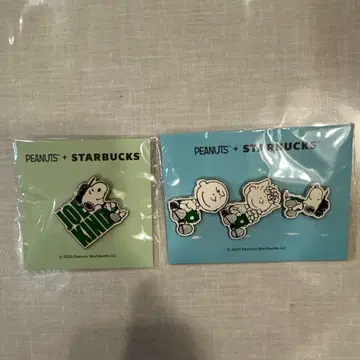 PEANUTS + STARBUCKS 핀 배지 2개 세트
