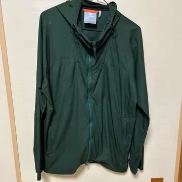 다크 그린 후드 부착 마운틴 후드티