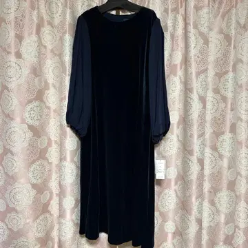 VinNavy 네이비 벨벳 원피스