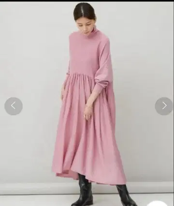 캘런솔로지 하이넥 니트 원피스 핑크