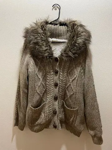 모리걸 퍼 가디건 니트 베이지 케이블 그런지 y2k