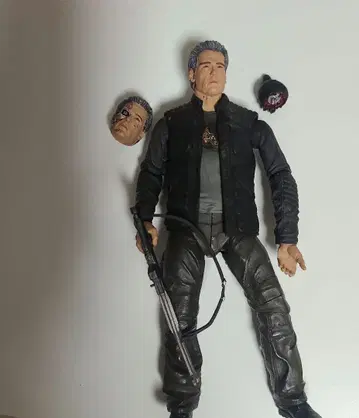 NECA TERMINEATOR GENISYS T-800