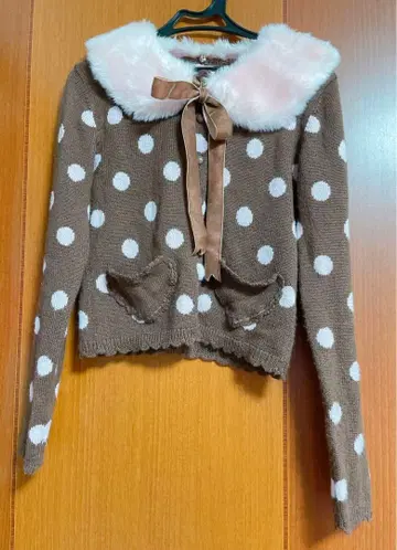 하트 포켓 도트 퍼 옷깃 니트 가디건