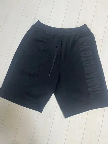 Y-3 블랙 숏팬츠