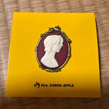 Mrs. GREEN APPLE 실루엣 핀 배지