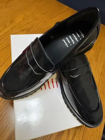 fitfit 블랙 로퍼