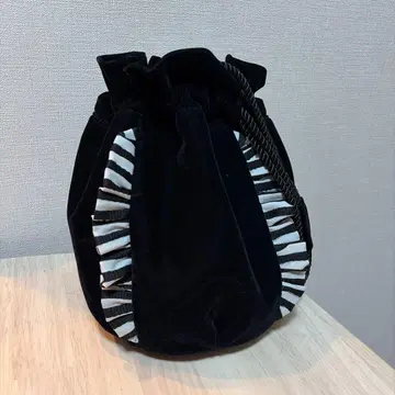 컨디션 최상 보더 앳 발코니 어른스럽고 멋진 인기 벨로아 복조리 백