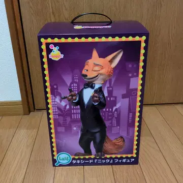 닉 와일드 턱시도 피규어