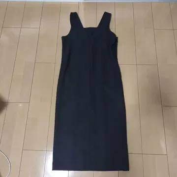 ROPE PICNIC 블랙 슬리브리스 타이트 원피스 무릎 기장